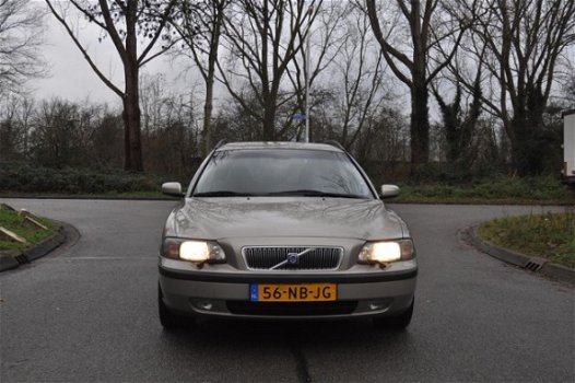 Volvo V70 - 2.4 Comfort Line LEDER/STOELVERWARMING YOUNGTIMER - 1