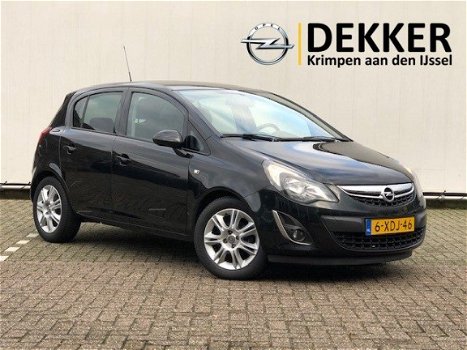 Opel Corsa - 1.4 (100pk) BlitZ met Navi, Winterpakket, Trekhaak - 1