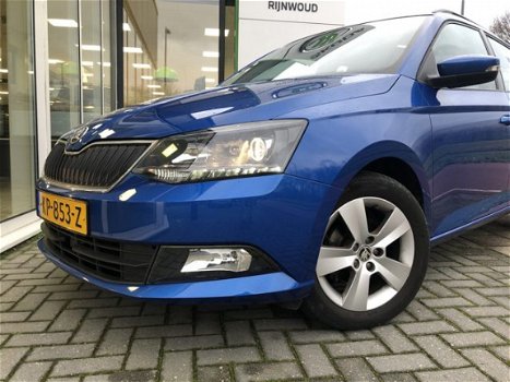 Skoda Fabia Combi - 1.2 TSI Ambition Business Navigatiesysteem Lichtmetalen velgen Cruise Control - 1