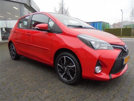 Toyota Yaris - 1.3 VVT-i Dynamic 1ste eigenaar, camera, navigatie & airco - 1