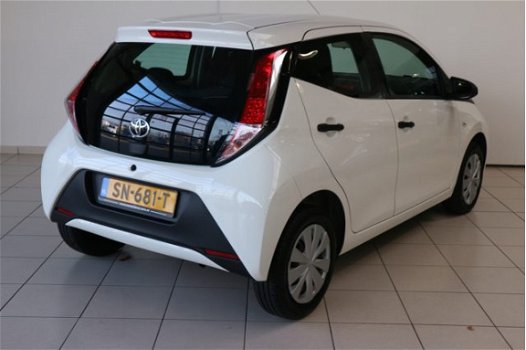 Toyota Aygo - 1.0 VVT-i x-fun | Bluetooth | Airco | LED dagrijverlichting | Elektrische ramen | - 1