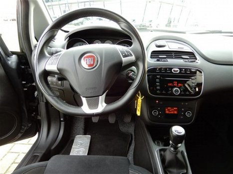 Fiat Punto Evo - 0.9 TwinAir Lounge|Parkeersensoren achter|Airco|Bluetooth|Start/ - 1