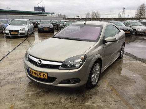 Opel Astra TwinTop - 2.0 T 170pk Cosmo - 1