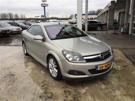 Opel Astra TwinTop - 2.0 T 170pk Cosmo - 1