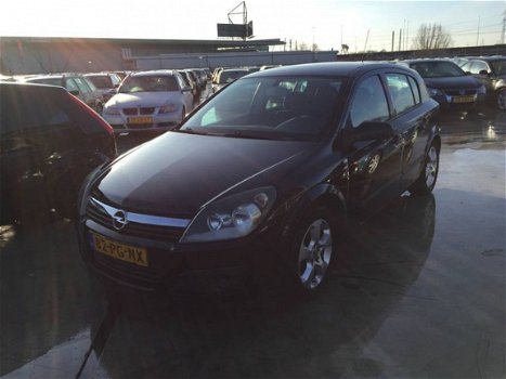 Opel Astra - 1.6 Essentia - 1