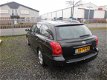 Toyota Avensis Wagon - 2.4 VVTi Executive - 1 - Thumbnail