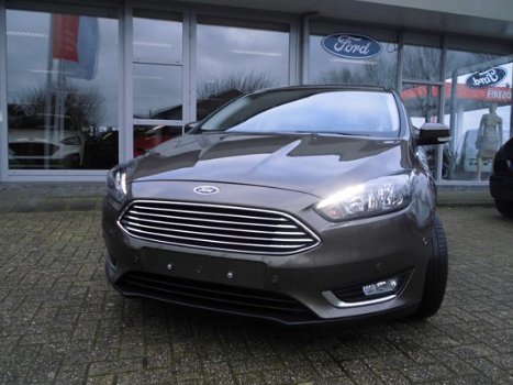 Ford Focus - 125pk Titanium Navi-cruise-luxe titanium uitvoering-camera 54.000km - 1