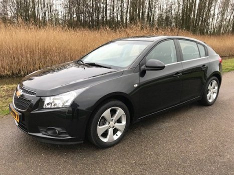 Chevrolet Cruze - 1.8 DOHC 141pk 5D LTZ | Navigatie | Rijklaar prijs - 1