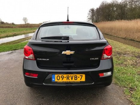 Chevrolet Cruze - 1.8 DOHC 141pk 5D LTZ | Navigatie | Rijklaar prijs - 1