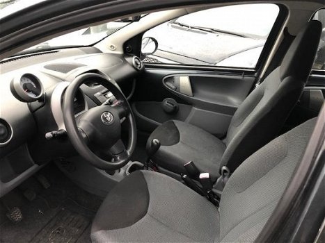 Toyota Aygo - 1.0-12V + Elek. pakket Stbkr. Licht metalen velgen - 1
