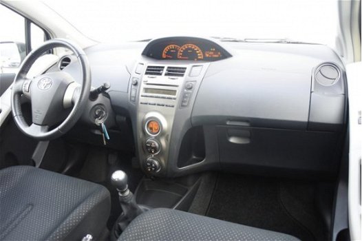 Toyota Yaris - 1.3 VVTi Aspiration Geen import/ ECC/ Elektr pakket/ AUX - 1