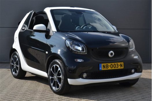 Smart Fortwo cabrio - 1.0 Passion Aut. Clima, Multi Stuur, LMV, Two Tone - 1