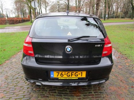 BMW 1-serie - 118i Business Line Airco Cruisecontrol Navigatie Leer/Stof Sportinterieur Lm Velgen 6- - 1