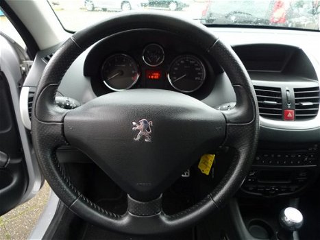 Peugeot 206 - 1.4 75pk 5-deurs(100% DEALER onderhouden) - 1