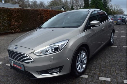 Ford Focus - 1.0 Titanium Edition /navigatie/pdc/cruise - 1