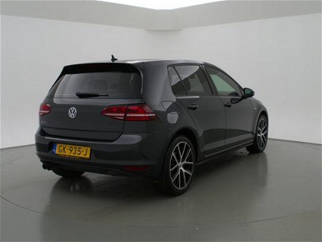 Volkswagen Golf - 1.4 TSI GTE 204 PK AUT. *EXCL. BTW* + 18 INCH / LED / NAVIGATIE / DAB - 1