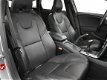 Volvo V40 - 2.0 D4 190 PK SUMMUM BUSINESS + LEDER / 18 INCH / CAMERA / KEYLESS - 1 - Thumbnail