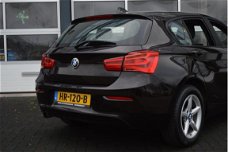 BMW 1-serie - 118i EDE Corporate Lease Essential | AUDIO-NAVI SYSTEEM BUSINESS / SPARKLING BROWN MET