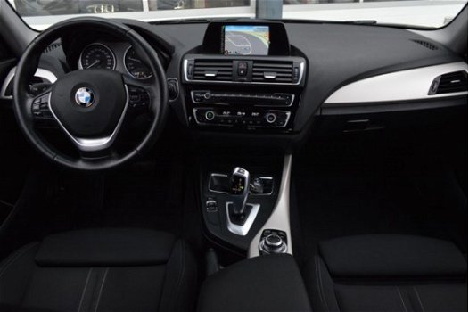 BMW 1-serie - 118i EDE Corporate Lease Essential | AUDIO-NAVI SYSTEEM BUSINESS / SPARKLING BROWN MET - 1