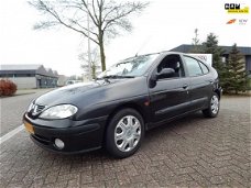 Renault Mégane - 1.6-16V Air 5 DRS