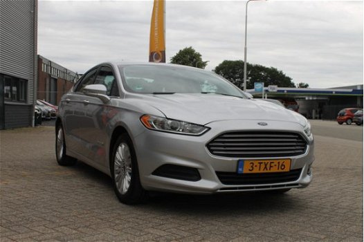 Ford Fusion - Mondeo 2.0 SE HYBRID AUTOMAAT / NAVI / PARKEERSENSOREN / WINTERBANDENSET - 1