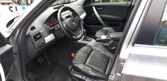 BMW X3 - 2.0d Automaat / Xenon / Leer / Panoramadak / Navi / Stoelverwarming / PDC - 1