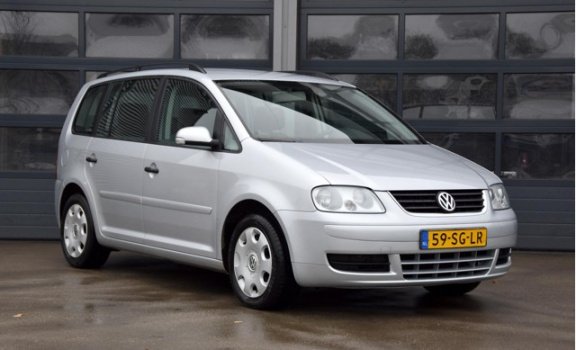 Volkswagen Touran - 1.6-16V FSI Turijn * NETTE AUTO * NIEUWE APK * AIRCO * CRUISE CONTROLE - 1