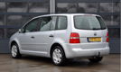 Volkswagen Touran - 1.6-16V FSI Turijn * NETTE AUTO * NIEUWE APK * AIRCO * CRUISE CONTROLE - 1 - Thumbnail