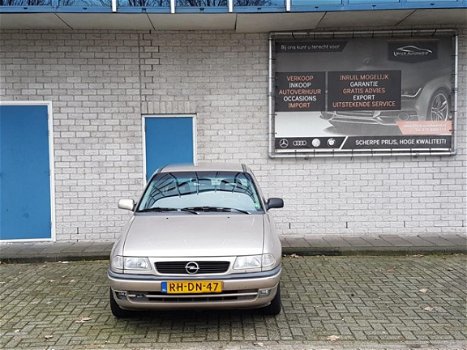 Opel Astra - 1.6i Season APK 119.000 km - 1