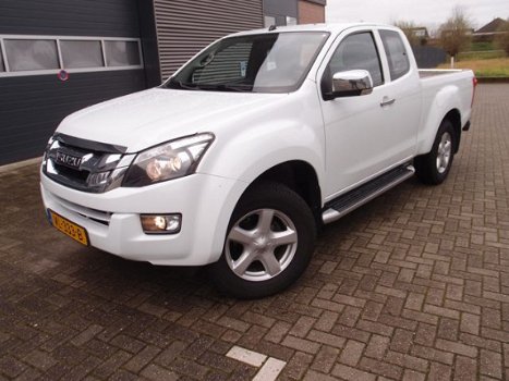 Isuzu D-Max - 2.5 autom. 4x4 btw bpm vrij 3500kg trekhaak Extended Cab LS totaal prijs 14999, - 1