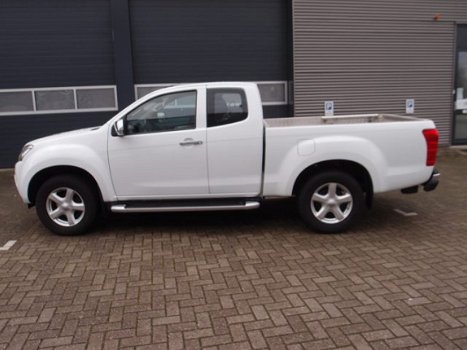 Isuzu D-Max - 2.5 autom. 4x4 btw bpm vrij 3500kg trekhaak Extended Cab LS totaal prijs 14999, - 1