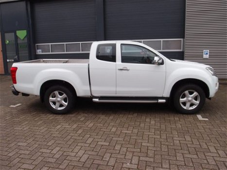 Isuzu D-Max - 2.5 autom. 4x4 btw bpm vrij 3500kg trekhaak Extended Cab LS totaal prijs 14999, - 1