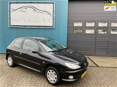 Peugeot 206 - 1.4 Forever Airco Stuurbekr NL Auto NAP Zeer nette staat