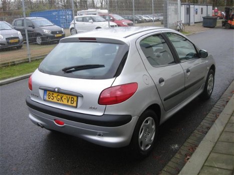 Peugeot 206 - 1.6-16V Gentry AUTOMAAT - Nette auto - 1