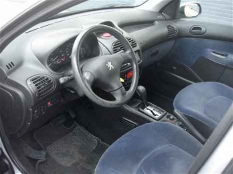 Peugeot 206 - 1.6-16V Gentry AUTOMAAT - Nette auto - 1