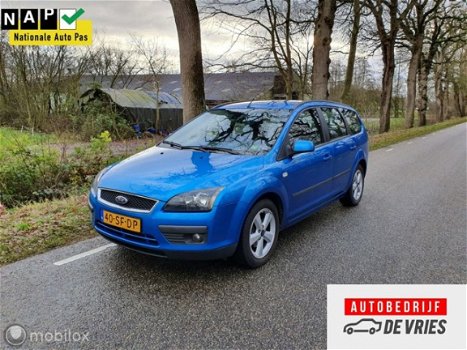 Ford Focus Wagon - 1.6-16V Futura - 1