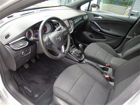 Opel Astra - 1.4 Turbo 150pk Innovation + Navigatie + AGR + Camera - 1