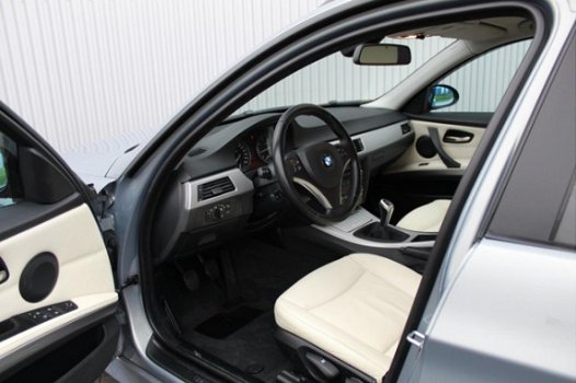 BMW 3-serie Touring - 318i Xenon, Lederen bekleding, Stoelverwarming, Afneembare trekhaak - 1