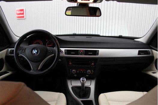 BMW 3-serie Touring - 318i Xenon, Lederen bekleding, Stoelverwarming, Afneembare trekhaak - 1
