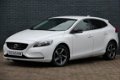 Volvo V40 - 2.0 D2 Ocean Race Business I INCL. € 695, 00 AFL.KOSTEN + BOVAG GARANTIE - 1 - Thumbnail