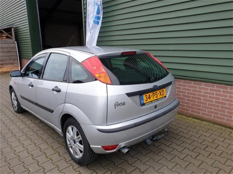 Ford Focus - 1.6-16V Futura - 1