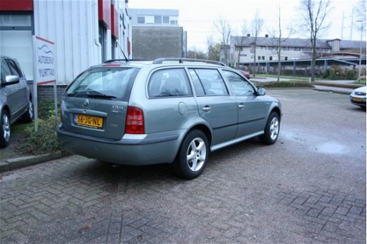 Skoda Octavia Combi - 2.0 Comfort - 1