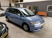 Toyota Avensis Verso - 2.0i Linea Luna 7p. Automaat - Clima, LM - 1 - Thumbnail