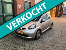 Toyota Aygo - 1.0-12V AIRCO ELEKRAMEN LM VELGEN ALCANTARA