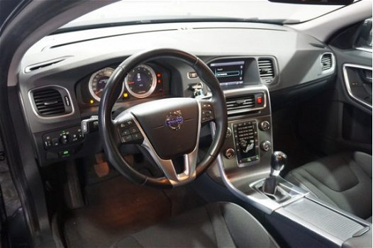 Volvo V60 - 1.6 T3 | Navigatie | Sensoren achter | Stoelverwarming | - 1