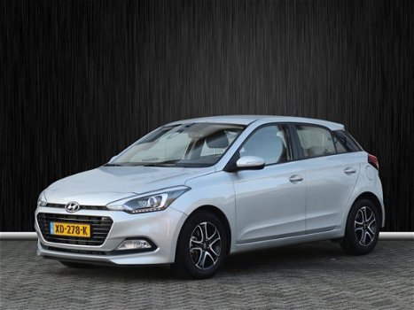 Hyundai i20 - 1.0 T-GDI Comfort 100pk Navi Camera PDC en in nieuwstaat - 1