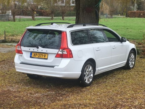 Volvo V70 - 2.5T 230pk Aut. Momentum - 1