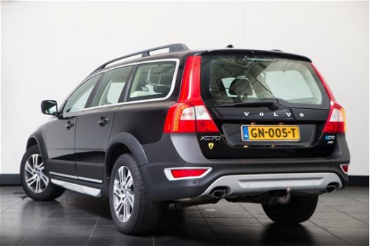 Volvo XC70 - 2.4 D5 AWD Summum standkachel, schuifdak - 1