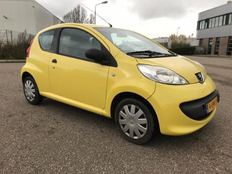 Peugeot 107 - 1.0-12V XR met stuurbekrachtiging, apk 11-2020 - 1