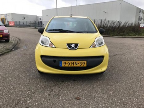 Peugeot 107 - 1.0-12V XR met stuurbekrachtiging, apk 11-2020 - 1